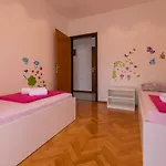 شقة Nicol تْسْغيكفانِتْسا